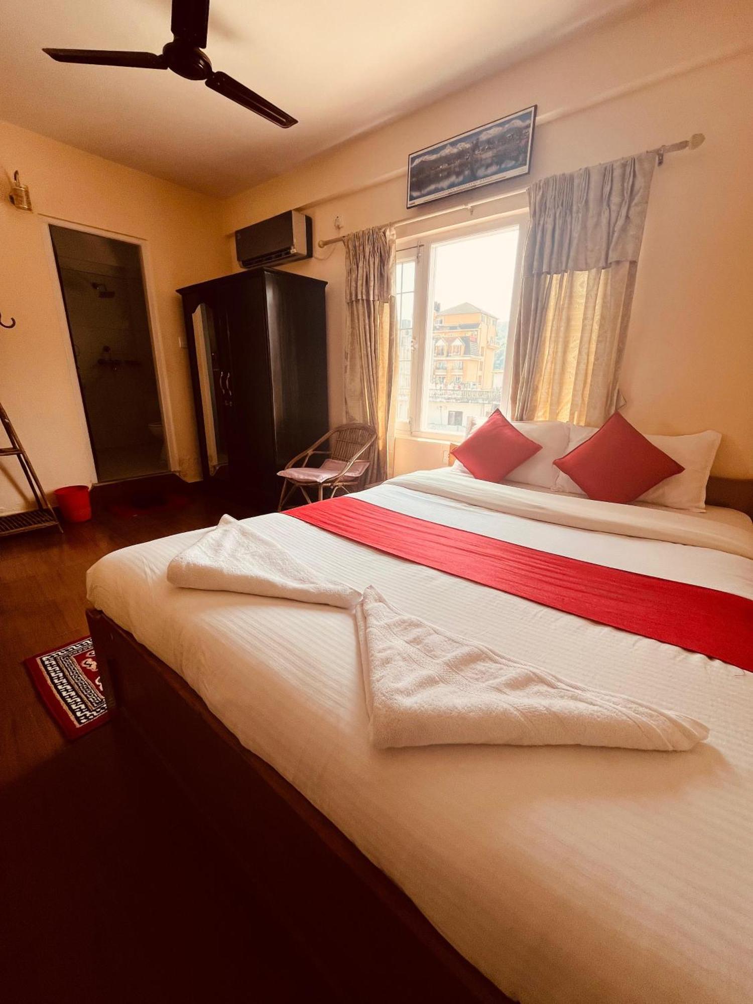 Hotel Global Inn Pokhara Eksteriør billede